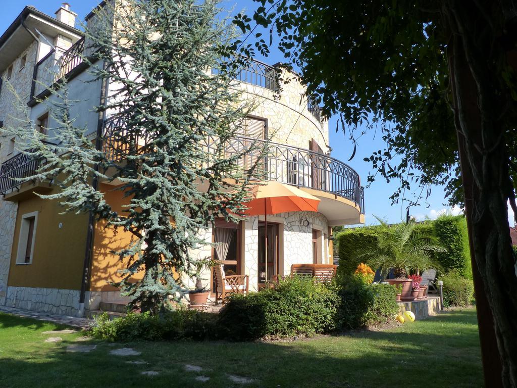 Toscana Lakeside Apartments I - II Family Friend Siofok Bagian luar foto