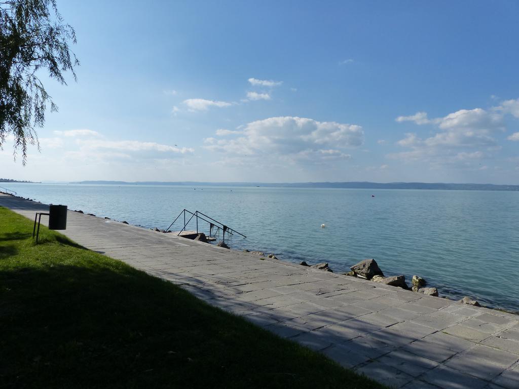 Toscana Lakeside Apartments I - II Family Friend Siofok Bagian luar foto
