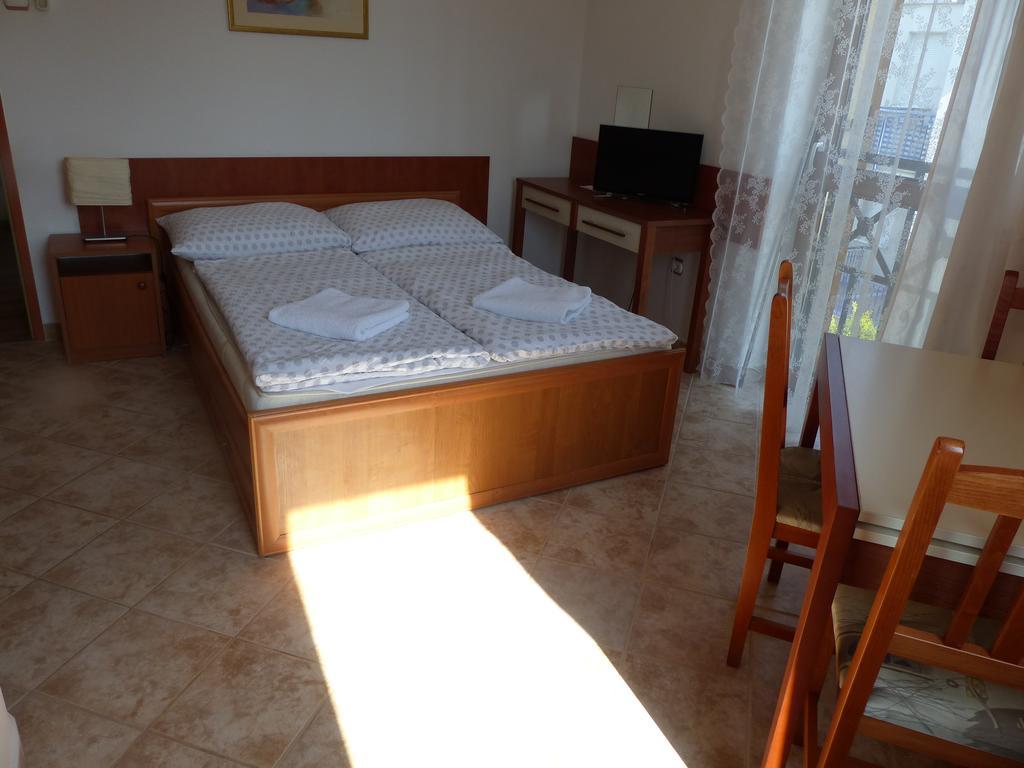 Toscana Lakeside Apartments I - II Family Friend Siofok Bagian luar foto