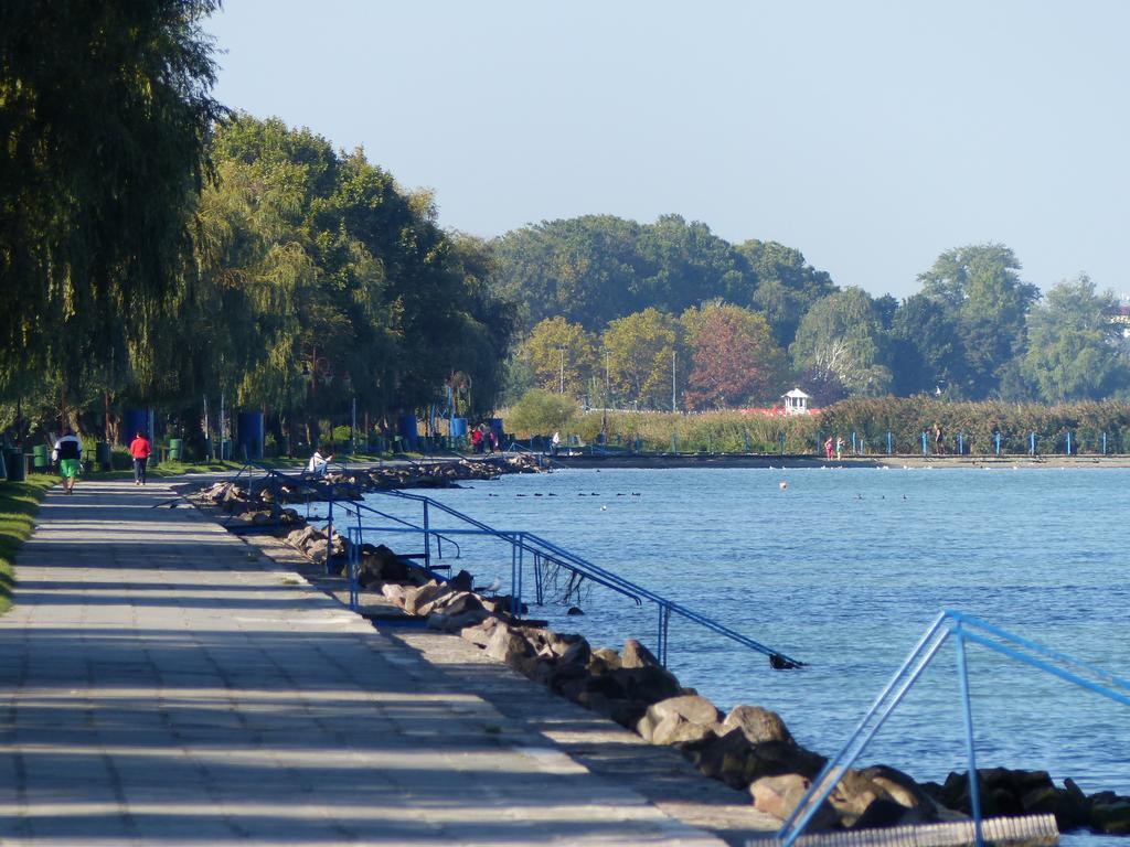 Toscana Lakeside Apartments I - II Family Friend Siofok Bagian luar foto