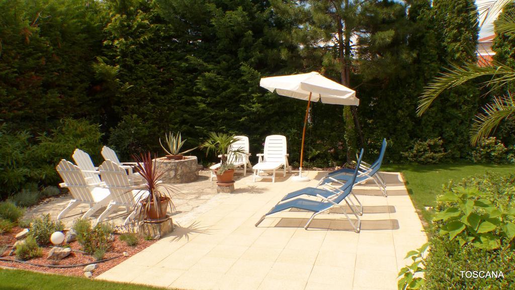 Toscana Lakeside Apartments I - II Family Friend Siofok Bagian luar foto